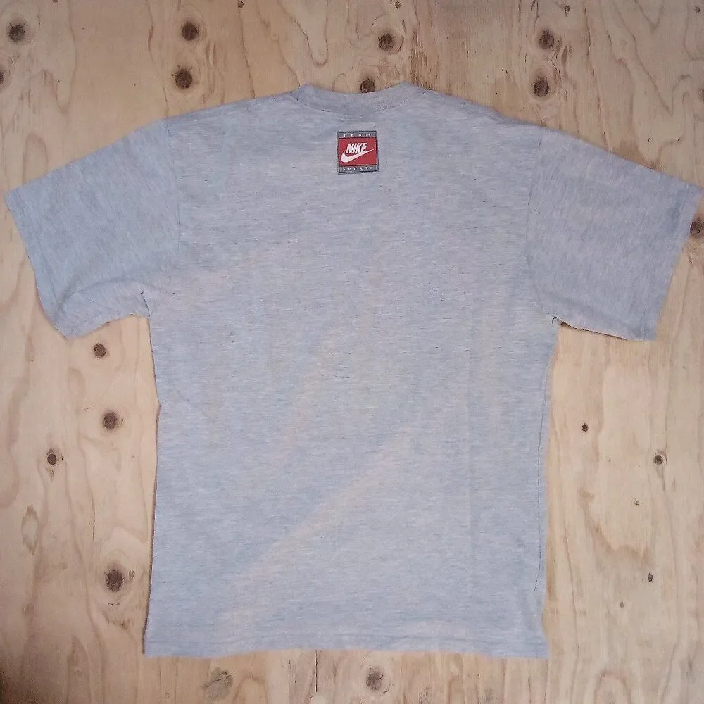 Vintage Nike Team Sports China Basketball T-Shirt
